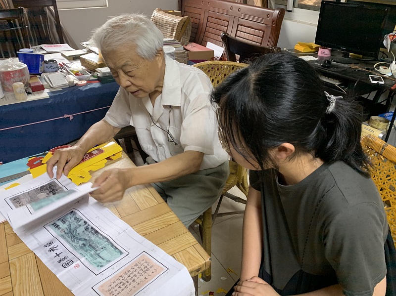 数学与统计学院沙家浜千村美居实践团拜访老艺术家学习沙家浜文化.JPG