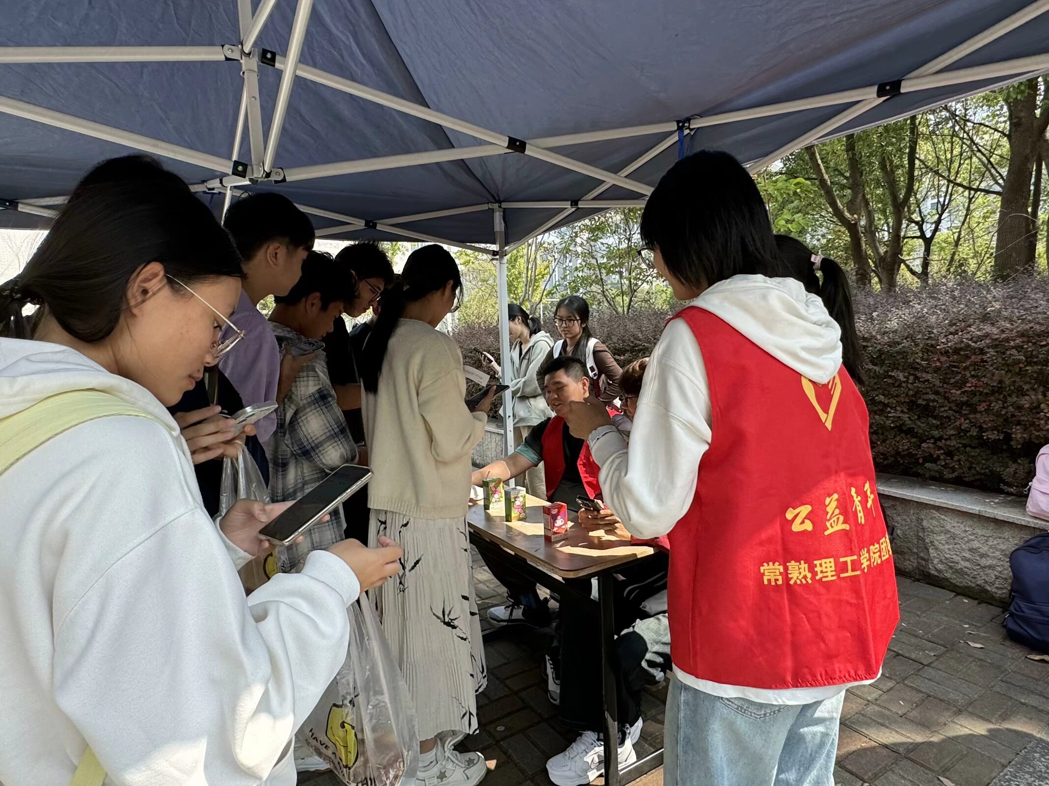 计算机学院开展“岁岁重阳，九九情浓”活动1.jpeg